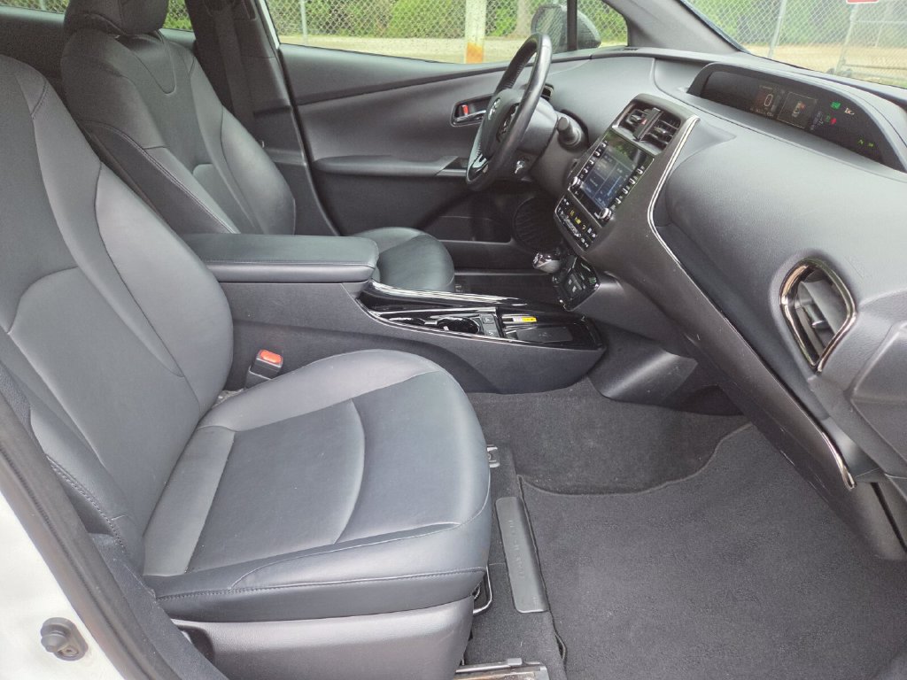 Used 2021 Toyota Prius FWD image 14