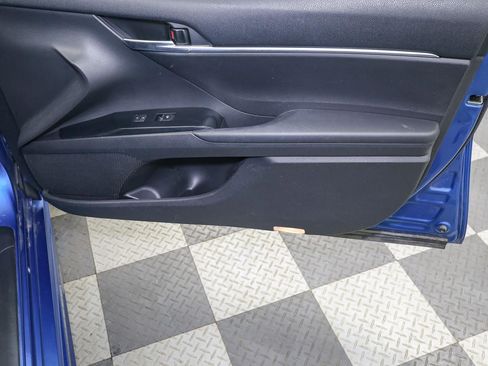Used 2018 Toyota Camry SE image 21