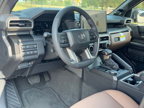 New 2025 Toyota 4Runner Limited image 12