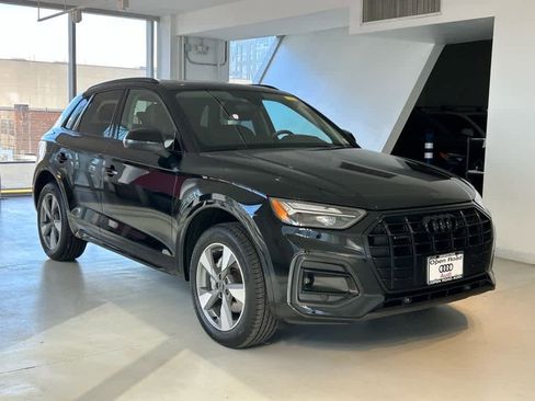 Certified 2025 Audi Q5 2.0T Premium image 3