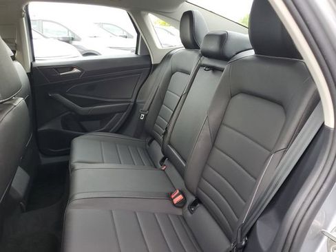 Used 2024 Volkswagen Jetta SE w/ Panoramic Sunroof Package FWD image 8