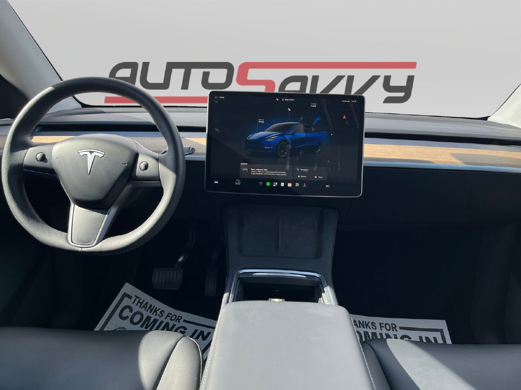Used 2024 Tesla Model Y Long Range AWD/4WD image 18