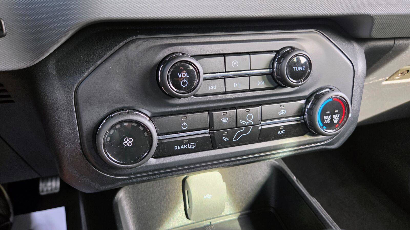 Used 2023 Ford Bronco 2-Door AWD/4WD image 35