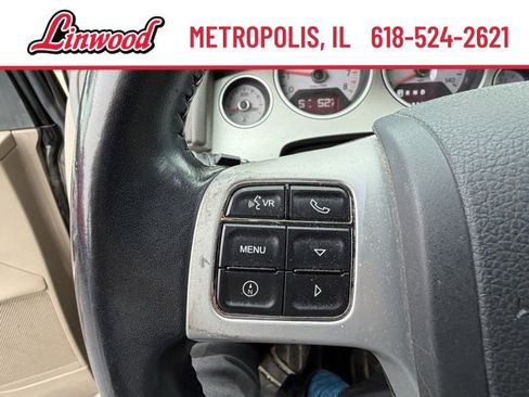 Used 2012 Volkswagen Routan SE image 13