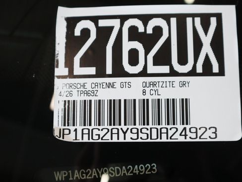 Certified 2025 Porsche Cayenne GTS AWD/4WD image 32