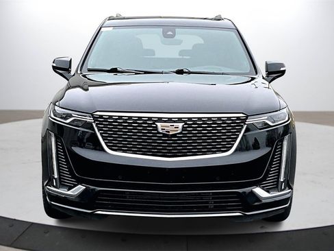 Used 2022 Cadillac XT6 Premium Luxury w/ Technology Package image 3