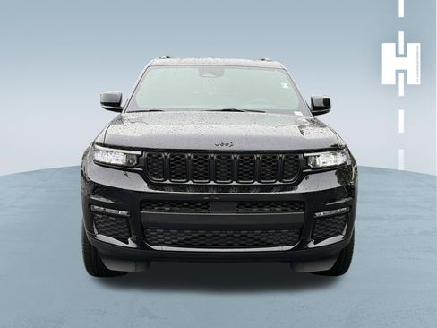 Used 2025 Jeep Grand Cherokee L Limited w/ Black Appearance Package AWD/4WD image 2