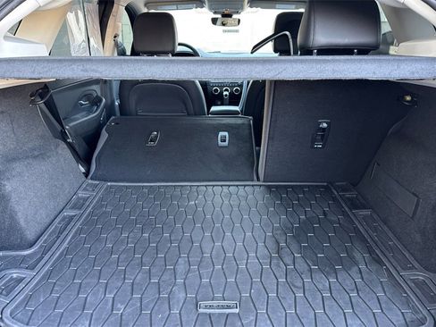 Used 2020 Jaguar E-PACE SE image 17