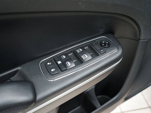 Used 2021 Chrysler 300 Touring w/ Sport Appearance Package image 22