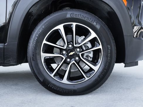 Used 2025 Chevrolet TrailBlazer LT AWD/4WD image 27
