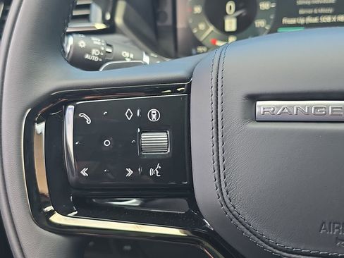 New 2026 Land Rover Range Rover Velar Dynamic SE AWD/4WD image 17
