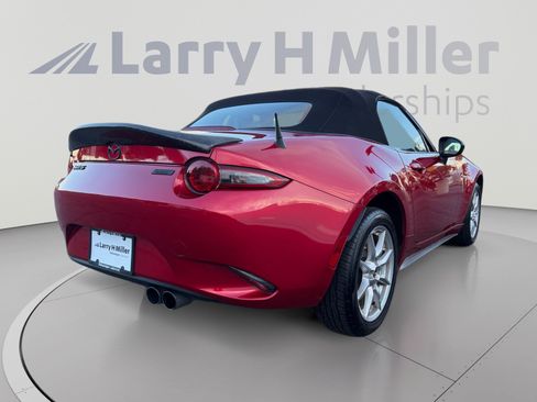 Used 2016 MAZDA MX-5 Miata Sport RWD image 5