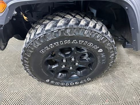 Used 2023 Jeep Wrangler Unlimited w/ Cold Weather Group image 9