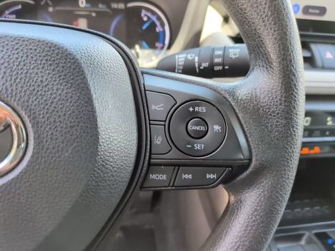 Used 2024 Toyota RAV4 XLE AWD/4WD image 16