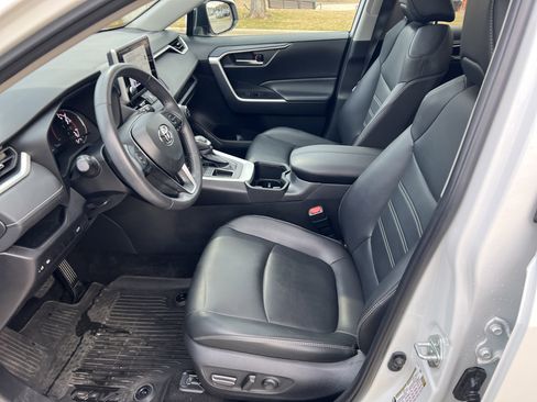 Used 2024 Toyota RAV4 XLE Premium image 16