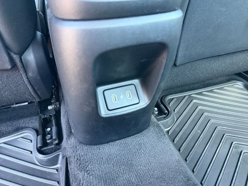 Used 2025 Hyundai Elantra SE FWD image 32