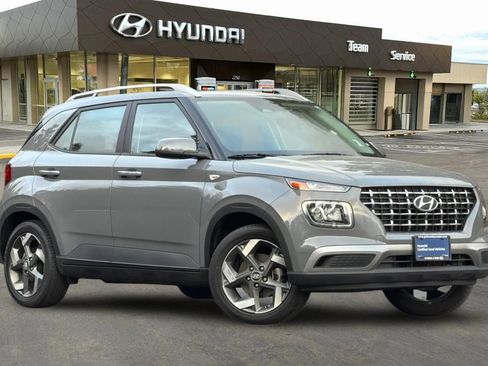 Certified 2023 Hyundai Venue SEL image 2
