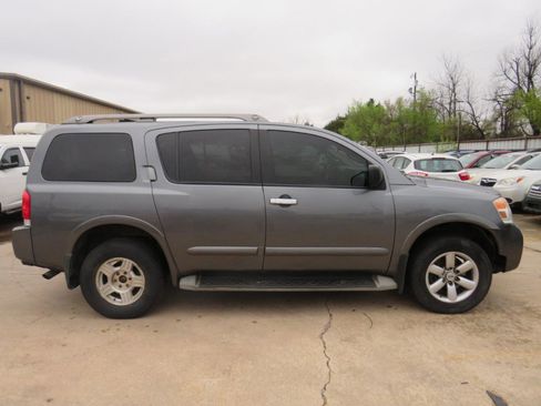 Used 2013 Nissan Armada SV AWD/4WD image 5