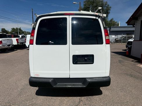 Used 2010 Chevrolet Express 2500 image 8