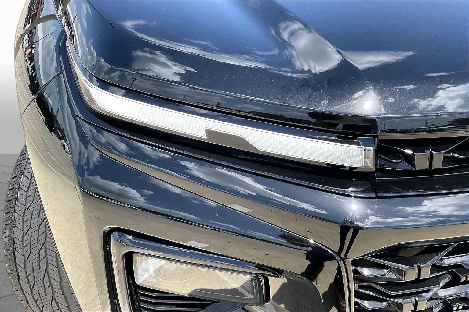 Used 2024 Chevrolet Traverse RS FWD image 26
