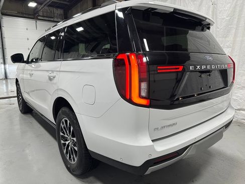 Used 2025 Ford Expedition Platinum AWD/4WD image 5