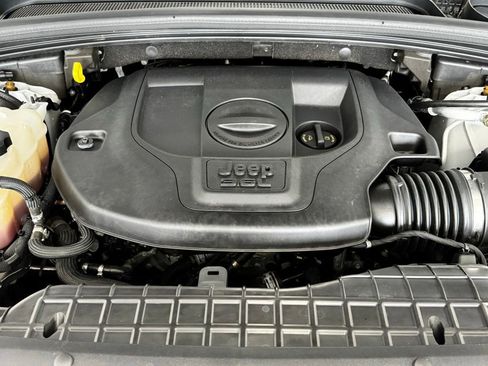 Used 2023 Jeep Grand Cherokee Summit AWD/4WD image 26