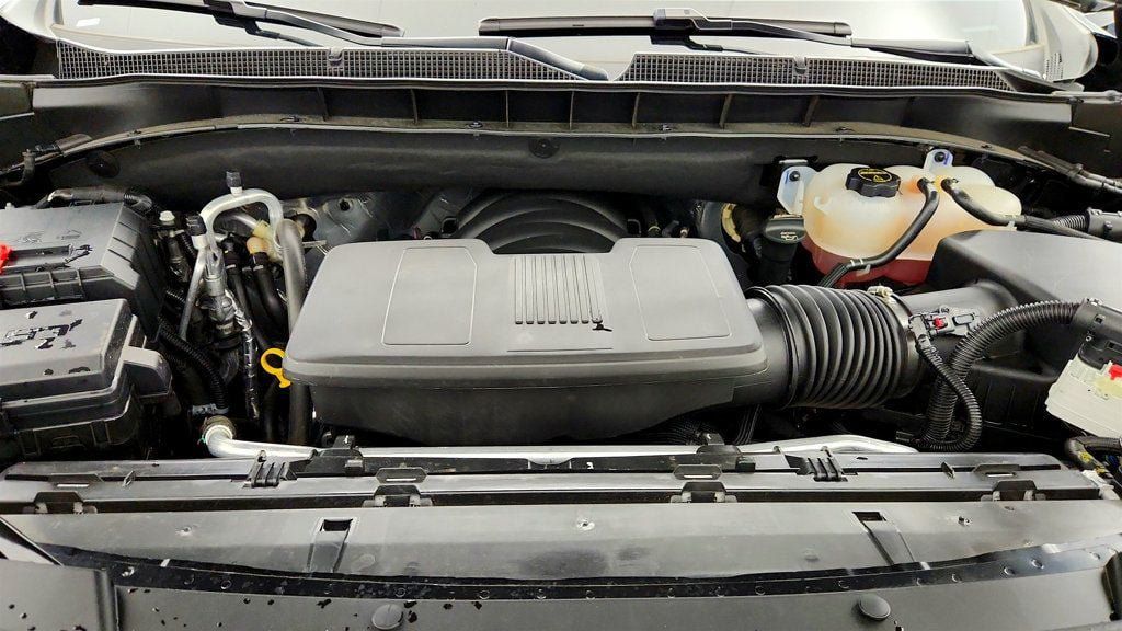 Used 2026 Chevrolet Suburban Premier AWD/4WD image 26