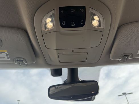 Used 2022 Chrysler Pacifica Touring-L image 33