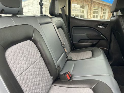 Used 2017 Chevrolet Colorado Z71 AWD/4WD image 32
