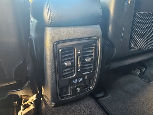 Used 2020 Jeep Grand Cherokee Limited image 30