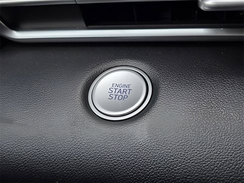 Used 2023 Hyundai Elantra SEL image 28