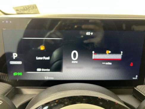 New 2025 Nissan Kicks SR w/ Illumination Package image 16