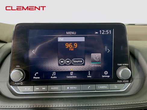 Used 2022 Nissan Rogue SV FWD image 19