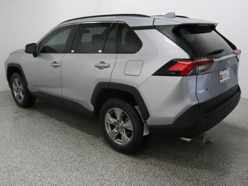 Used 2025 Toyota RAV4 XLE w/ Convenience Package AWD/4WD image 9