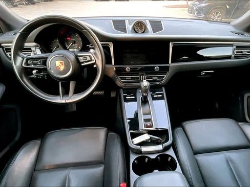 Used 2022 Porsche Macan image 14