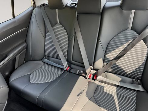 Used 2023 Toyota Camry SE FWD image 13