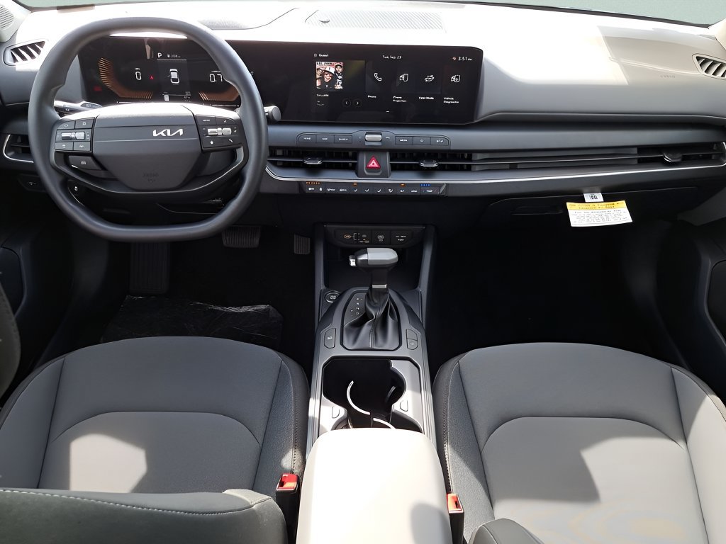 Used 2025 Kia K4 FWD image 15