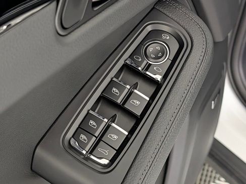 New 2026 Porsche Macan image 27