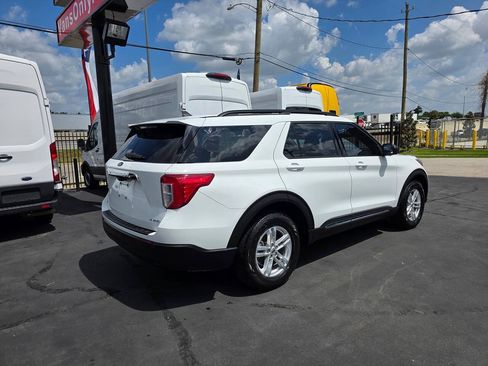Used 2022 Ford Explorer XLT AWD/4WD image 5