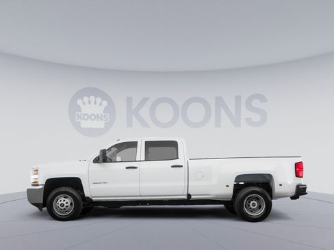 Used 2025 Chevrolet Silverado 3500 W/T image 2