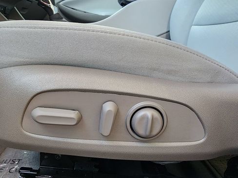 Used 2022 Chevrolet Malibu LT FWD image 17
