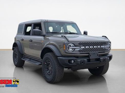 New 2026 Ford Bronco Badlands w/ Sasquatch Package AWD/4WD image 1