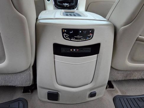 Used 2016 Cadillac Escalade ESV Premium image 30