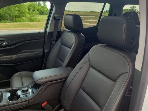 Used 2023 GMC Acadia SLT AWD/4WD image 16