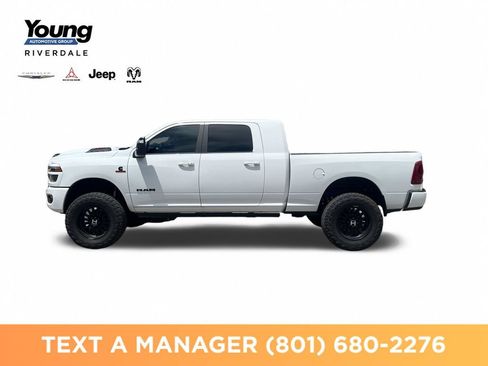 Used 2025 RAM 2500 Laramie AWD/4WD image 2