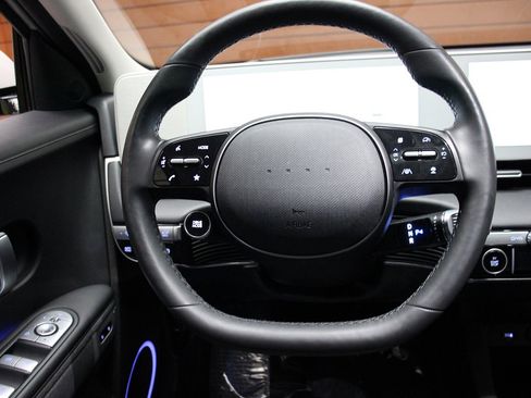 Used 2023 Hyundai Ioniq 5 Limited image 32