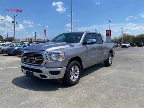 Used 2024 RAM 1500 Laramie AWD/4WD image 3