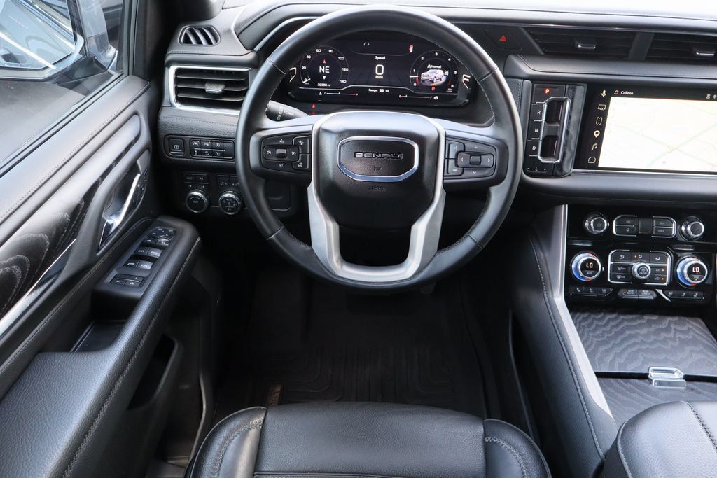 Used 2024 GMC Yukon XL Denali AWD/4WD image 24