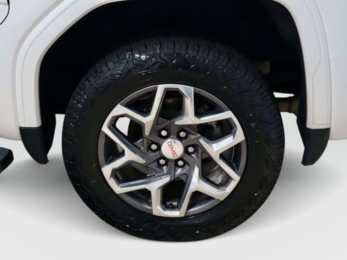 Used 2022 GMC Sierra 1500 SLT w/ SLT Premium Plus Package AWD/4WD image 9