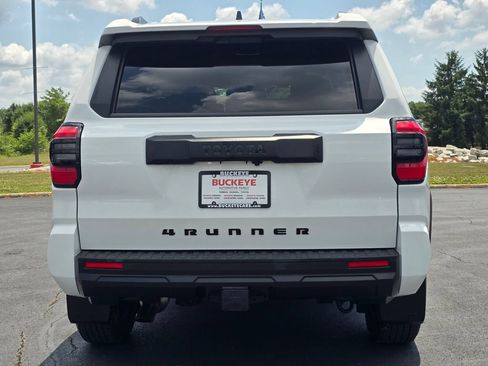 Used 2025 Toyota 4Runner SR5 AWD/4WD image 12